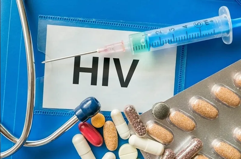 HIV hiện chưa có phương pháp chữa khỏi phổ biến, nhưng có thể kiểm soát hiệu quả bằng thuốc kháng virus.